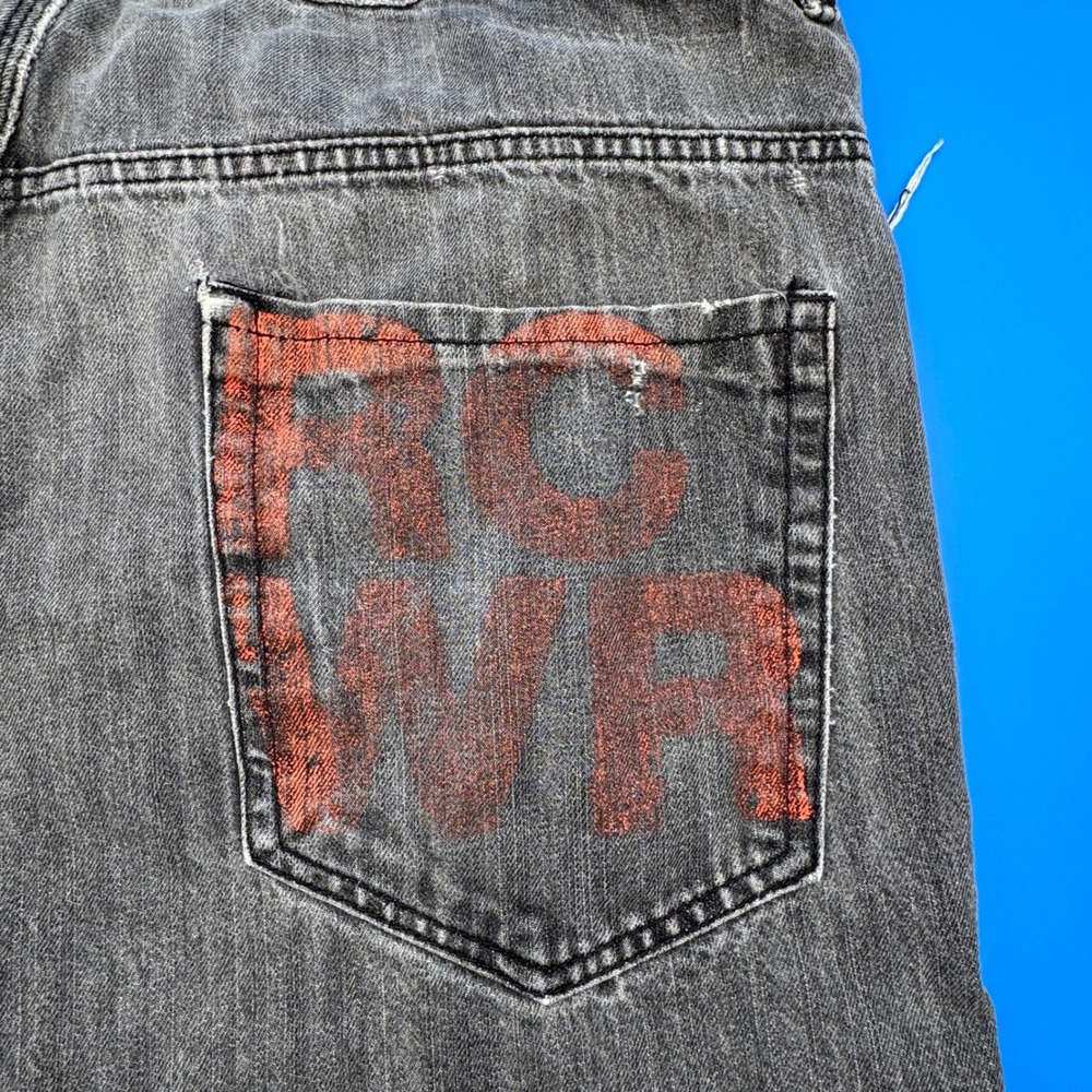 VTG Y2K Rocawear Mens Denim Shorts Gray‎ Wash Distressed Logo Pocket Size 42